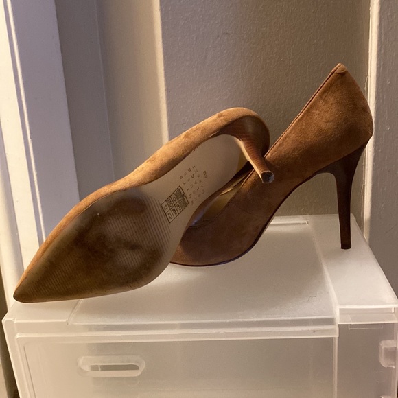 White House Black Market suede pumps - Picture 4 of 4